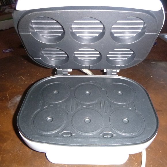 Nostalgia Electrics All League Sliders - Open Box - Picture 2 of 4